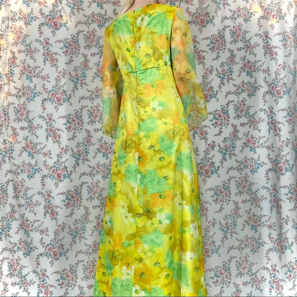 Vintage 70s yellow floral empire waist maxi dress with handkerchief sleeves - Picture 4 of 6